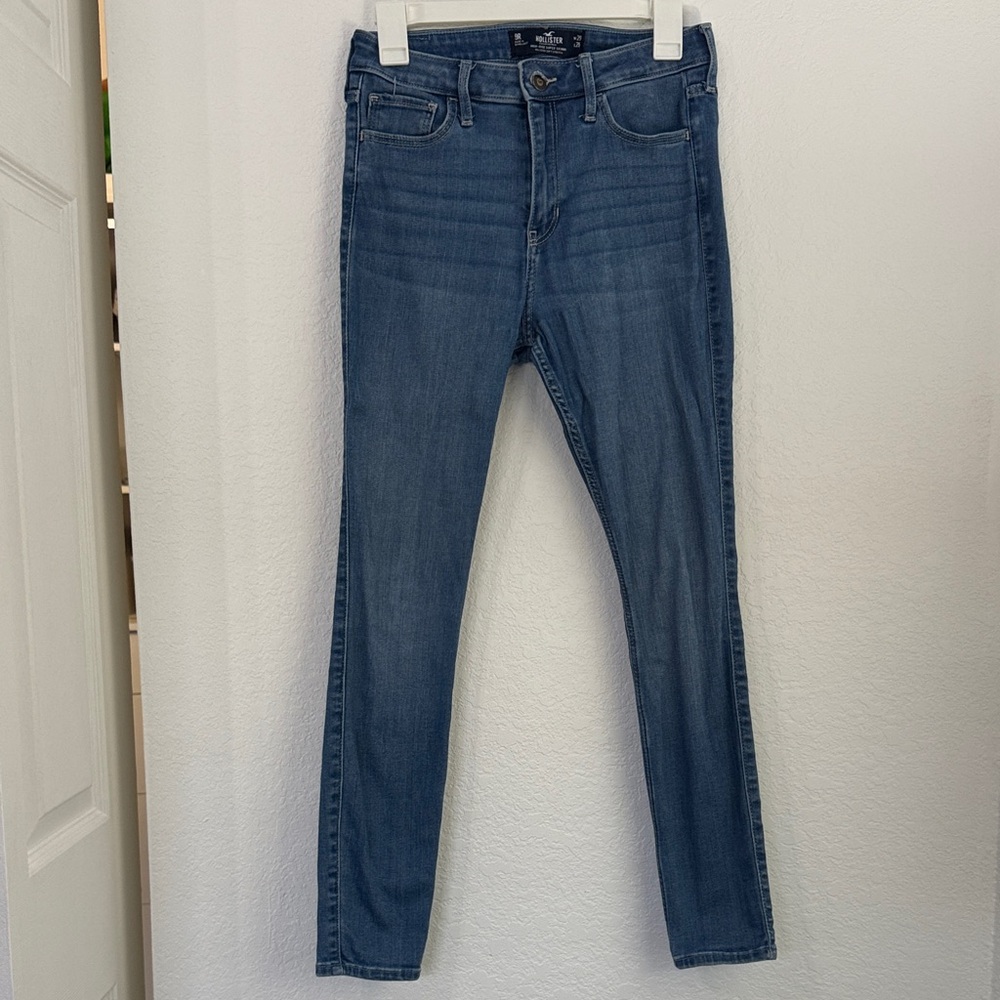 Hollister Women's Skinny Jeans in Medium Blue Size 9R
